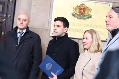 Коалиция Продължаваме Промяната Демократична България внесе в Административен съд София