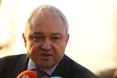 Служебният вицепремиер и вътрешен министър Иван Демерджиев отговаря на журналистически