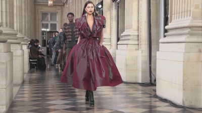 В Седмицата на модата в Париж: Почит към покойната Вивиан Уестууд
