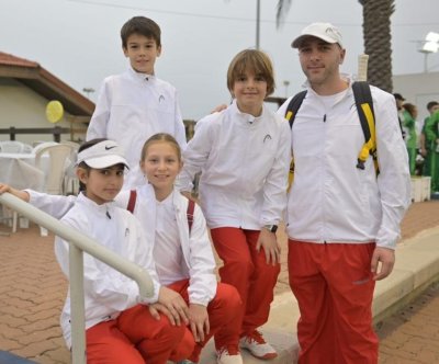 Българските тенис таланти започнаха с убедителна победа на отборен турнир