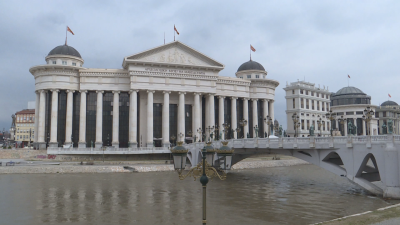 Парламентът в Скопие гласува промени в правителството