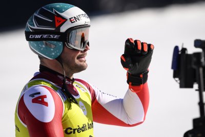 Винсент Крихмайер спечели спускането от финалите на Световната купа по ски алпийски дисциплини в Солдеу