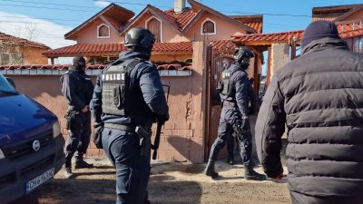 11 задържани в Сливен и Нова Загора при акция за купуване на гласове