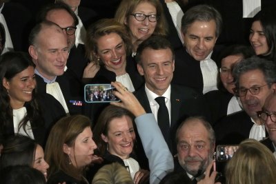 Горната камара на френския парламент прие оспорваното повишаване на пенсионната