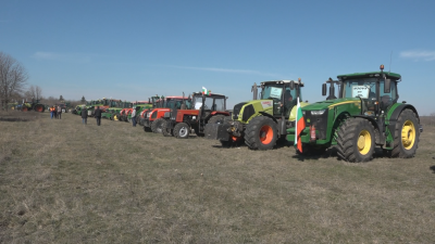 Зърнопроизводители на протест заради вноса на украинско зърно у нас (Обзор)