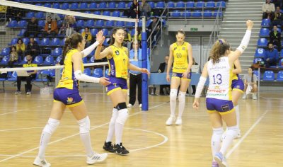 Шампионът Марица Пловдив е на полуфинал във волейболното първенство при жените