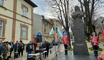 Русе отбеляза 30 годишнината от смъртта на Баба Тонка Пред паметника