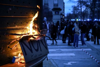 Не стихват протестите във Франция