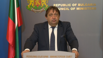 Министърът на регионалното развитие арх Иван Шишков дава брифинг в