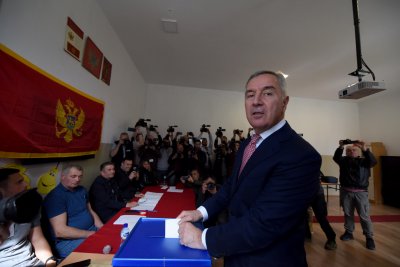 Според първите прогнозни резултати от президентските избори в Черна гора