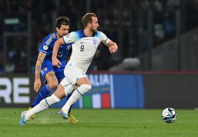 Англия удари Италия насред Неапол и потегли успешно към Евро 2024
