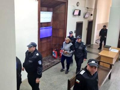 Петимата които бяха задържани след масовия бой в Казанлък остават