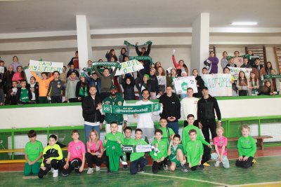 Футболисти на Лудогорец зарадваха ученици в Разград