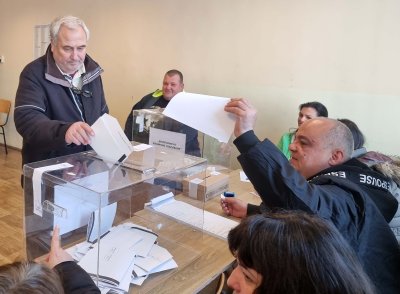 Избирателната активност в област Варна е 42,07%