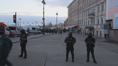 В Санкт Петербург е задържана млада жена която е заподозряна