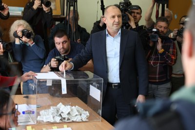 Президентът Румен Радев: Призовавам българите да гласуват
