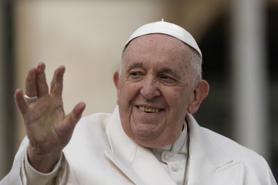 Папата вероятно ще бъде изписан от болницата утре