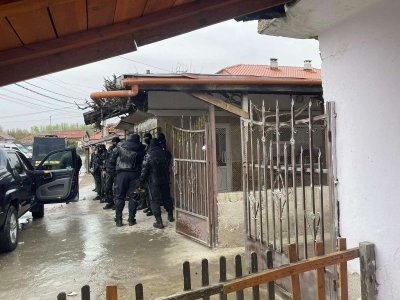 Акция на жандармерията и Специалните сили в ромския квартал в