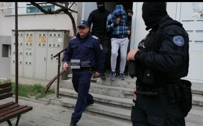 ГДБОП задържа още един младеж във връзка с бомбените заплахи в училищата (СНИМКИ)