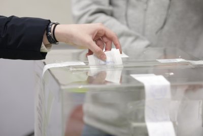 7 93 е избирателната активност в област Сливен към 11 00 ч