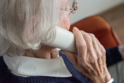 80 годишна жена от Шумен е била измамена по телефона вчера