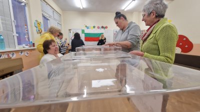 МВР: Изборният ден започна в спокойна обстановка