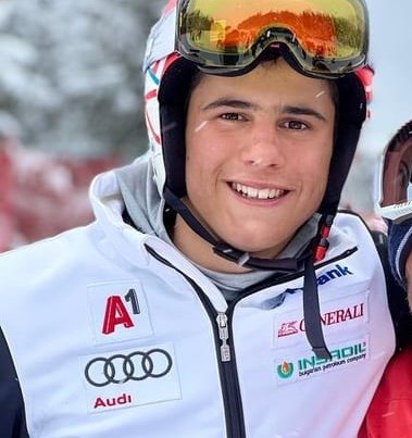 Тервел Замфиров с титлата в паралелния слалом на Откритото първенство на България по сноуборд