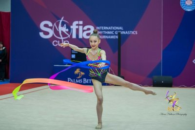 Никол Тодорова и Елвира Краснобаева спечелиха по един златен и