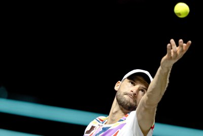 Най добрият български тенисист Григор Димитров започна с трудна победа сезона
