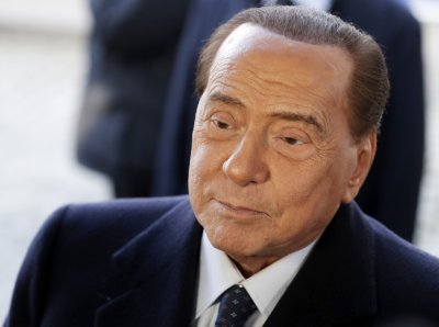 Силвио Берлускони е приет в интензивното отделение на болница в Милано