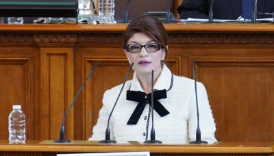 Десислава Атанасова: Политическата криза не може да бъде решена само от една формация, партия или коалиция
