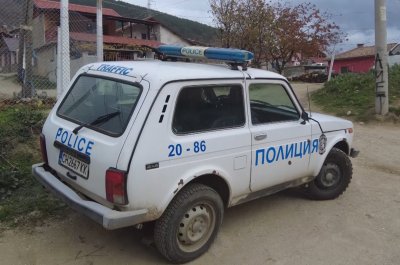 Петима в ареста и двама пострадали след конфликт между две фамилии в Новачене