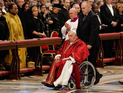 Папа Франциск пропусна процесията на Разпети петък