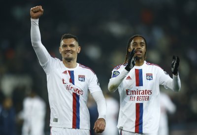 Олимпик Лион победи Тулуза за трета поредна победа в Лига 1