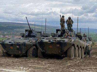 Многонационална бойна група на НАТО провежда учение на полигон "Ново село"