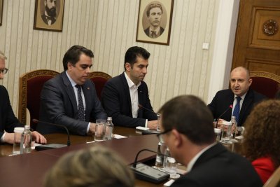 Президентът Румен Радев продължава консултациите с парламентарните групи в 49 ото
