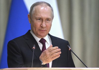 Руският президент Владимир Путин е посетил щаба на военното командване