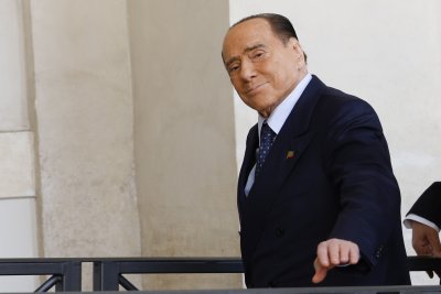 Берлускони вече не е в интензивно отделение