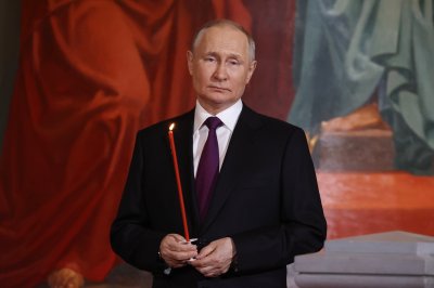 Владимир Путин присъства на Великденската литургия в Москва