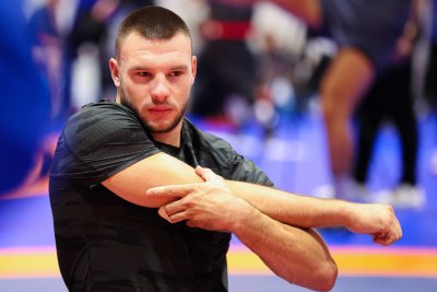 Кирил Милов и Едмонд Назарян са полуфиналисти на европейското по борба в Загреб