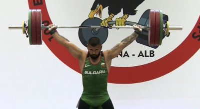 Божидар Андреев спечели бронзов медал в движението изхвърляне в категория