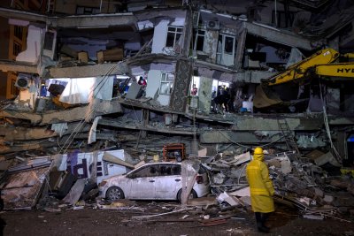 Ердоган ще награди чуждестранните екипи, помагали след земетресението в Турция