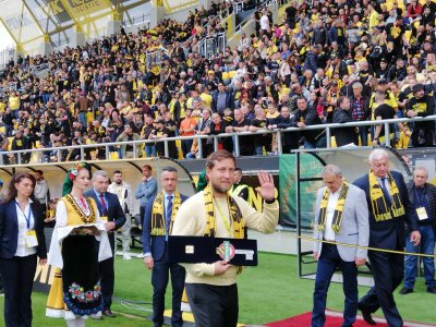 Собственикът на Ботев Пловдив Антон Зингаревич получи ключа за стадион "Христо Ботев"