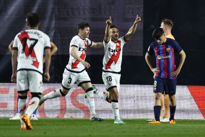 Райо Валекано удари лидера Барселона в междинния кръг от Ла Лига