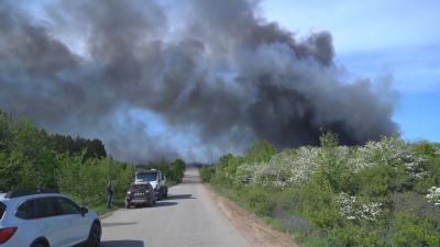 Голям пожар избухна до депото за битови отпадъци в Монтана