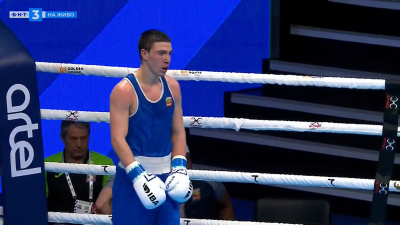 Красимир Джуров също загуби още в първия си двубой на световното по бокс