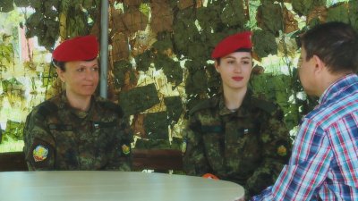 С пагони в наследство: Майка и дъщеря служат заедно в Българската армия