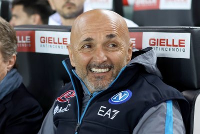 Старши треньорът на Наполи Лучано Спалети избухна в сълзи след