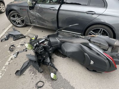 Моторист пострада при катастрофа на столичния бул. "Васил Левски"