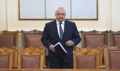 Депутатите в Народното събрание изслушват министъра на вътрешните работи Иван